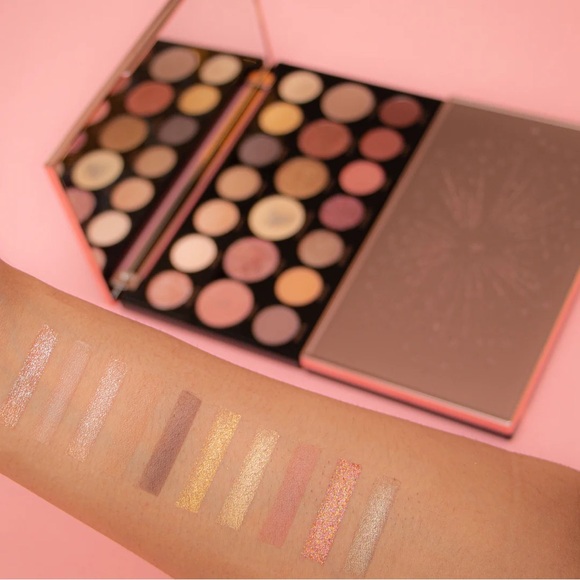 Makeup Revolution | Eyeshadow Palette Diamond Edition. - Picture 3 of 6